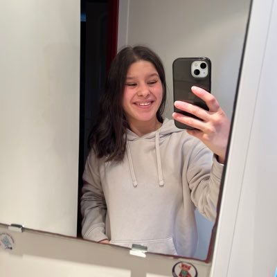 jessicaveg_'s profile picture. 🦋🪬🪼🫐❄️🐚💙