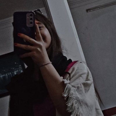 Sarinacody's profile picture. Here for a good vibe only