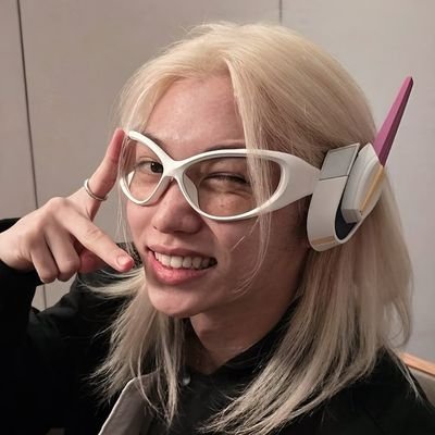 _vermytHIcc_'s profile picture. Stray Kids🐣
apenas existindo