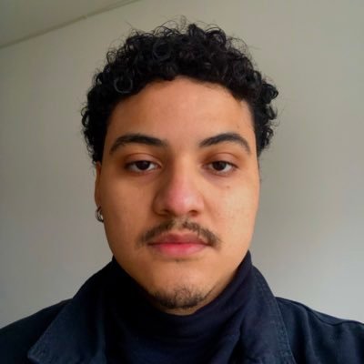 then0toriouslip's profile picture. comento o que vejo e tuito o que penso • crvg ✠ • jornalista pela UFSC