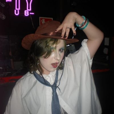 menawis's profile picture. belas artes uvigo, transnobinarie y fan de outer wilds