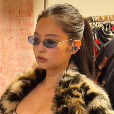 rubyredlippie's profile picture. 