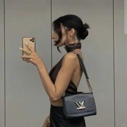 pratsthist99136's profile picture. 