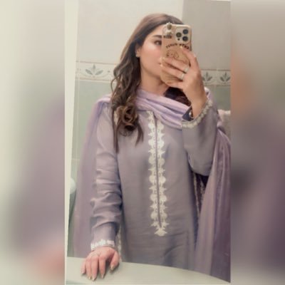 unfunny_aurat_'s profile picture. I wish my life had a background music so I could understand what the hell is going on. Die hard fan of NFAK. #FreePalestine🇵🇸