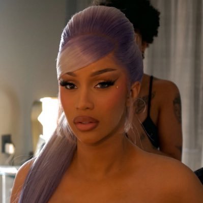 CARDIWENTPOP's profile picture. not a fan page. leave me alone