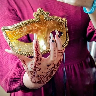 tagkaillama's profile picture. serving nonsense with a dash of sparkles
                                     שטויות בשלל צבעים