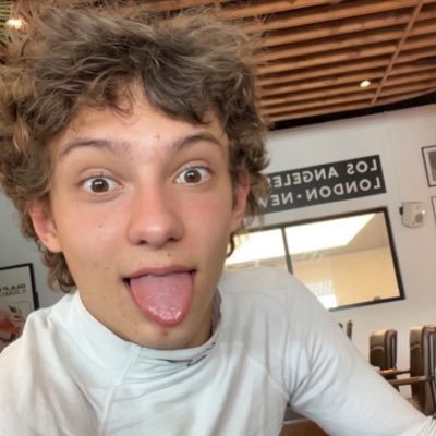 milfsoobs's profile picture. jet to tokyo