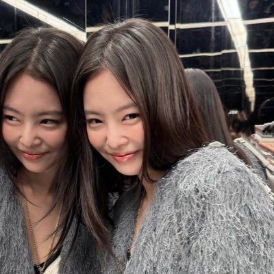 jwysbluheart's profile picture. pretty girls stan ivessera | read extended bio🪽