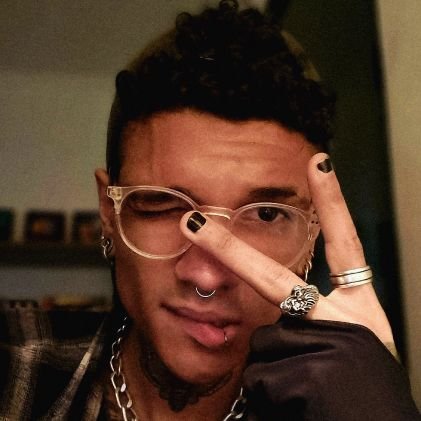 In_The_DArc's profile picture. Um local de autoexpressão irrestrita

*Versátil*