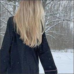 ravenelle471012's profile picture. 