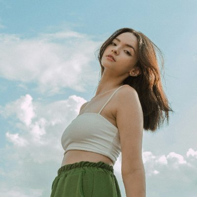 Mervecigimnaber's profile picture. Korkaklar yarı yolda cesurlar akılda kalır😎 Galatasaray🦁