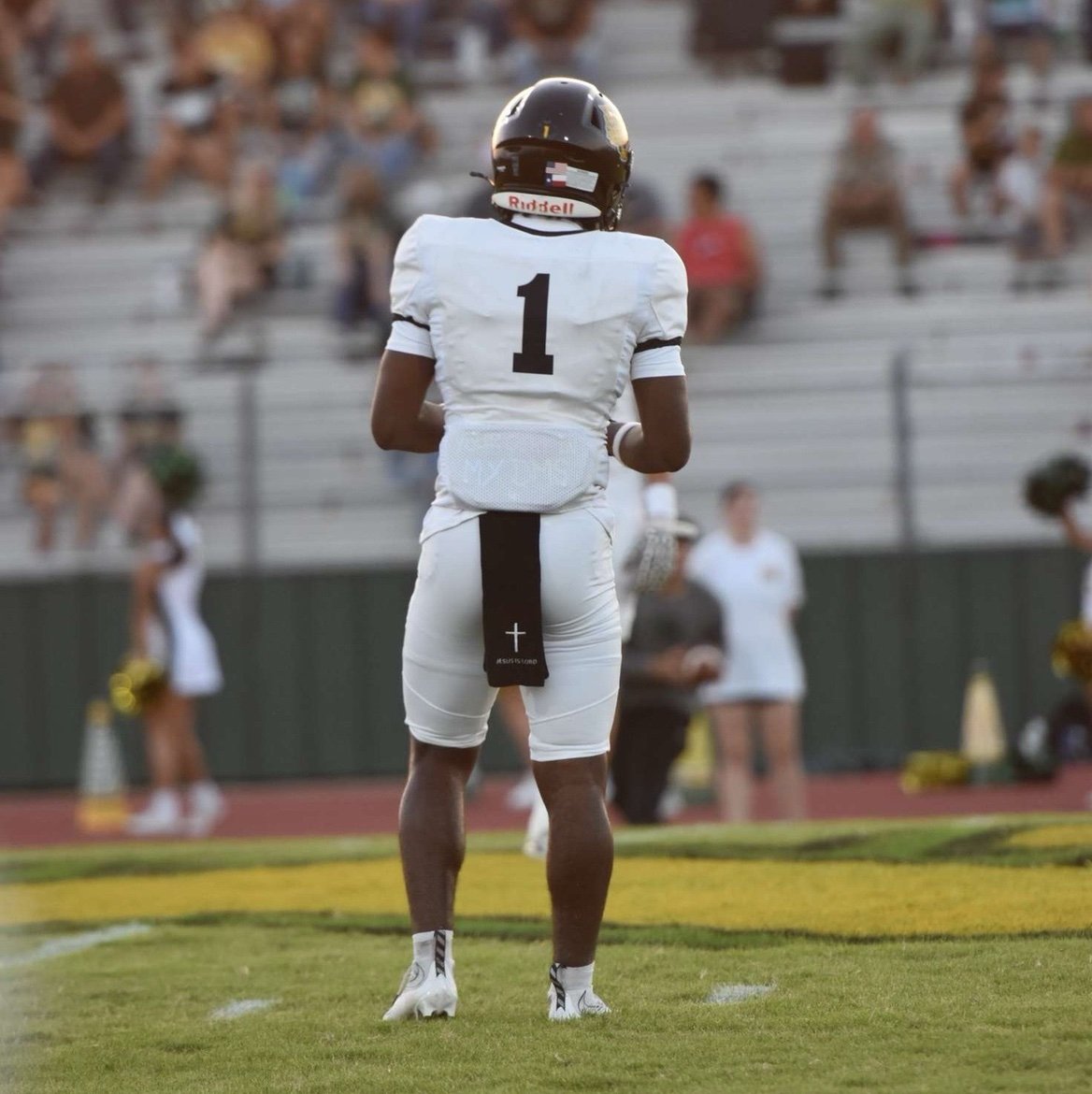 ChristianEaa6p's profile picture. 5’10 185 | Class of ‘28. 2 sport athlete | Football DB/Slot|RB | Track 100 meter 10.7 | Itasca high school , Texas | Email: christianle1533@gmail.com|