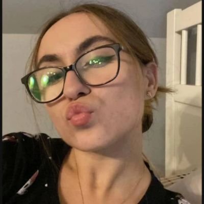 WJanet49425's profile picture. 