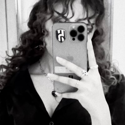 Jo_ud18's profile picture. 