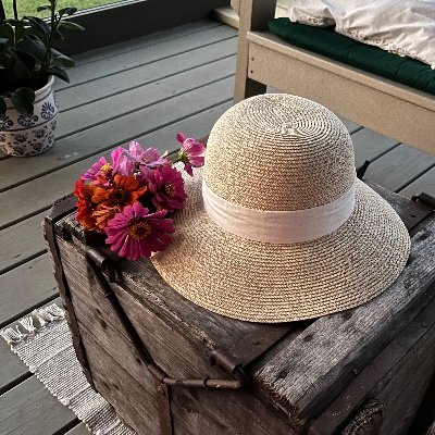 jrecls's profile picture. 🇺🇸 J6er, Love truth, Suffer well. Author of “Little Fish: My January 6th Story” Available on Amazon.