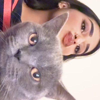 ayshatonurface's profile picture. @dietc0laa s crashout
