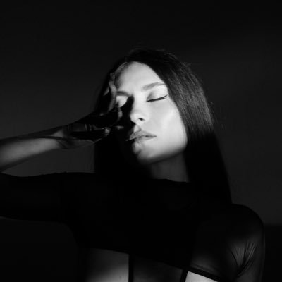 dressless_art's profile picture. Born in Ukraine | Based in Berlin