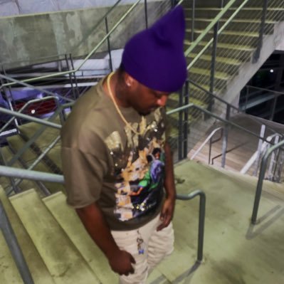 Bezzyhavinnnn's profile picture. 6’3 👀
Chill laid back type of guy🗣️