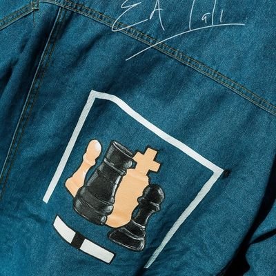 HerGuyinspired's profile picture. Lines, shades & strokes telling untold tales🌴🌴