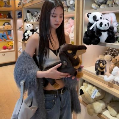 jenniegostosa_'s profile picture. girlfriend da jennie