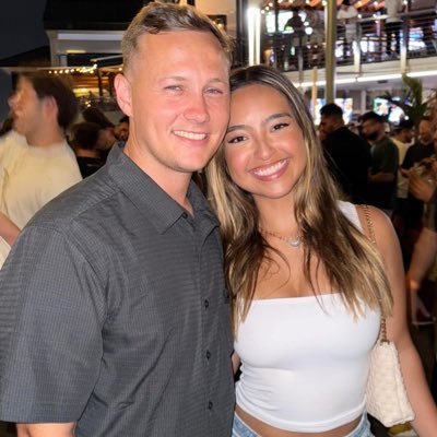 vinnylavalsiti's profile picture. UCLA Athletics media relations 🏈🥎 usually wearing blue