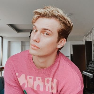 ithespoiledbrat's profile picture. ┋❪╰ Windsor .╮❫ ┋ κєиժοll ㇁+ ɢᴀʏ ▸, #freerol 〕⁺ ;  ∬505  error. ❛━ I'm much better when I have a thing on my mouth, like business talk  ›.❞