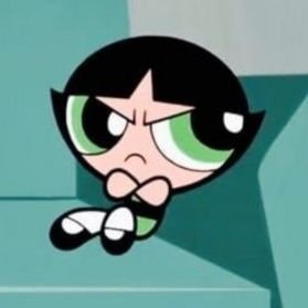 rocacrus's profile picture. no inevitable defecto que é a nostalxia de cousas pequenas e tontas