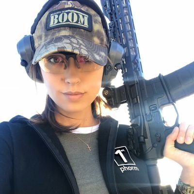 LindaRose199825's profile picture. I am from united state of America but working and live in Syria 🇸🇾
