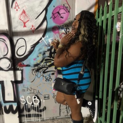 4theluvofnoi's profile picture. 