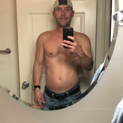 Wm4Bw17's profile picture. Bull, swinger, looking for females and coples🍍🍍nsfw mdni deleted at 10k starting over