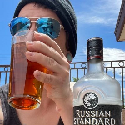 skitz0saurus's profile picture. 👁️👄👁️