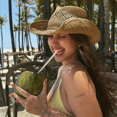 laladalyna's profile picture. @srchafreen | @bcarolynaa | @anagabriela | @oanavitoria