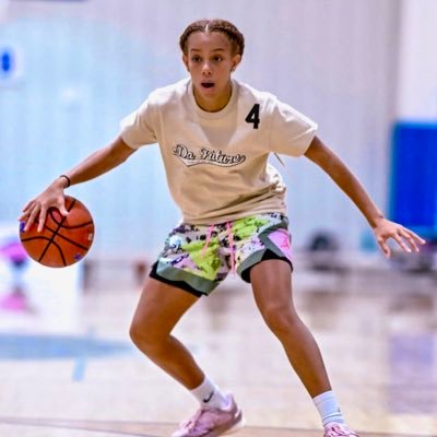 Mackenzie Larkins Profile