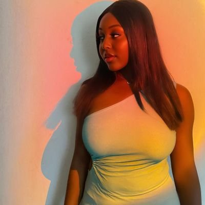EllaTweetz's profile picture. My tweets-your headache😄🤭
