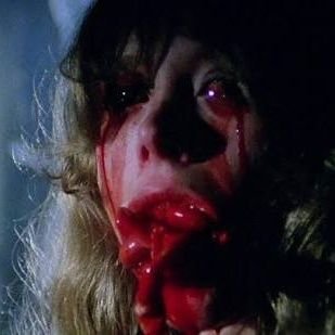 b0red_z0mbie's profile picture. Gosto de filmes de terror, macarronada e cerveja barata.