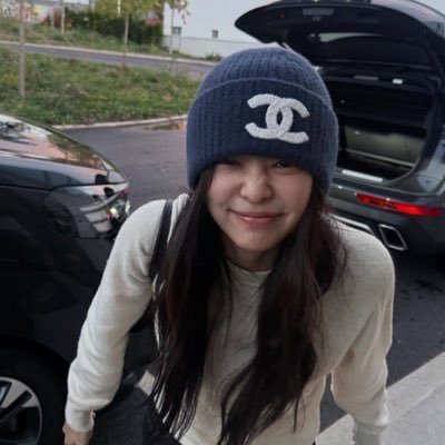 DJcammm's profile picture. I think I really like JENNIE 💋