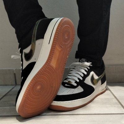 Fun21Sneaker's profile picture. Into and like sneakers and boots, trampling, stomping, crushing, playing, having fun 👟