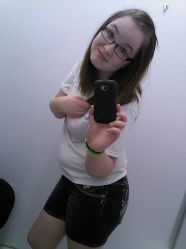 nicholegrace96's profile picture. Im a sophmore in highschool. I have blonde hair blue eyes. im easy to get along with. im outgoing nd fun to be around. if u have anymore questions just ask!:)