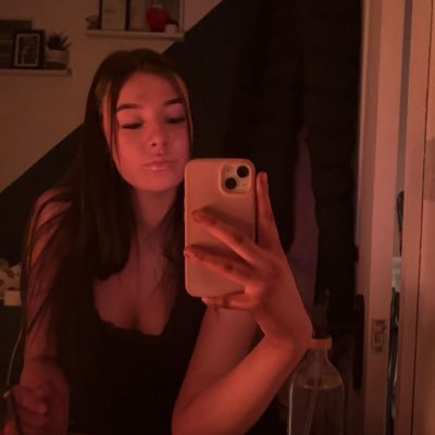 princesseeeve's profile picture. greedy & bratty af