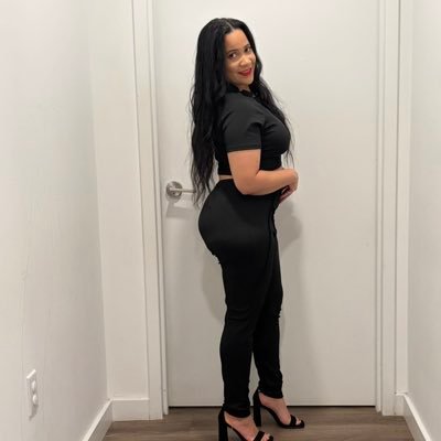 octubershorty's profile picture. Day One Ish, usos enthusiast. IG (octubershorty) TikTok (octubershorty)