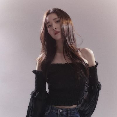sereinwoohee's profile picture. 1991. She doesn’t chase the spotlight, it follows her in silence. A star from Dalshabet turned actress.