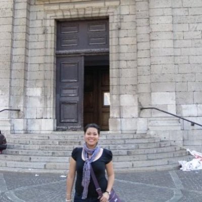 Niyoltika's profile picture. Catadora de 🍰🍦🍫 y Curiosa. Misión: en la lucha constante del todos en condiciones de aprender. 💜🧠