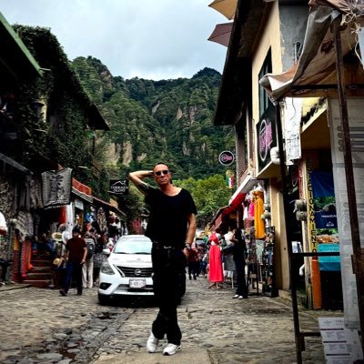 JerrySixxDF's profile picture. *Autor del Best Seller : Amor en Tiempos de Necrofilia...