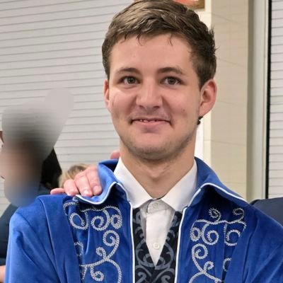 white_tris77259's profile picture. 