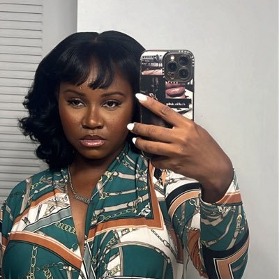 ME. FIU and FAU Alumni 💛💙 Scientist 👩🏾‍🔬 Seeking light and good energy             🌟 IG: lavishly_davina_