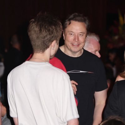 realgriffin42's profile picture. I’m Griffin🇺🇸 son of Elon Musk the CEO of #Tesla. shareingmypassion on Tesla innovative ways to explore spacex #Starships🚀🚀 (MARS)