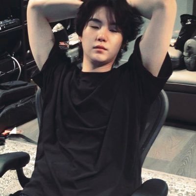 spillinfactues's profile picture. ⚽️♥️ Barca and Bangtan 💜 my inner demons might come to life here, IT WOULD GET TOO MUCH ..CAUSE BTS AND FOOTBALL IS HOT AF!! 💜❤️💝