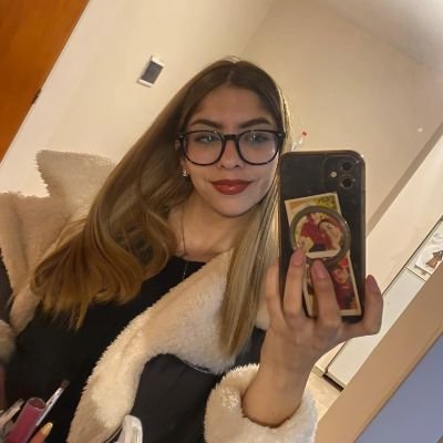 red lips and rosy cheeks 🫶🏻
