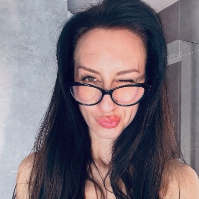 Rinada_Dari_VIP's profile picture. I love to travel, hike and ski. I'm crazy about the beach. I adore parties and fun company, and of course, sex