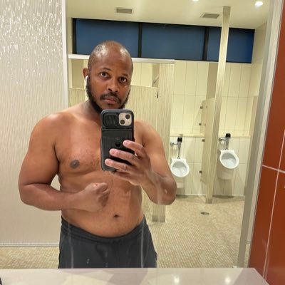 jaydubtx's profile picture. Artist. Visionary. Writer. Creative. Vibe-Catcher. Lover. Gym. SexyLittleBlackBiKing